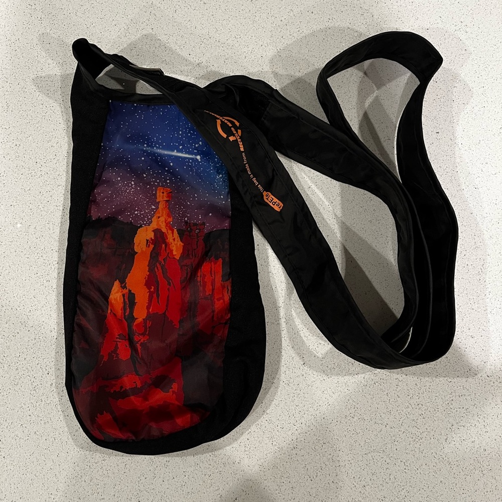 Bryce Canyon water bottle crossbody bag
